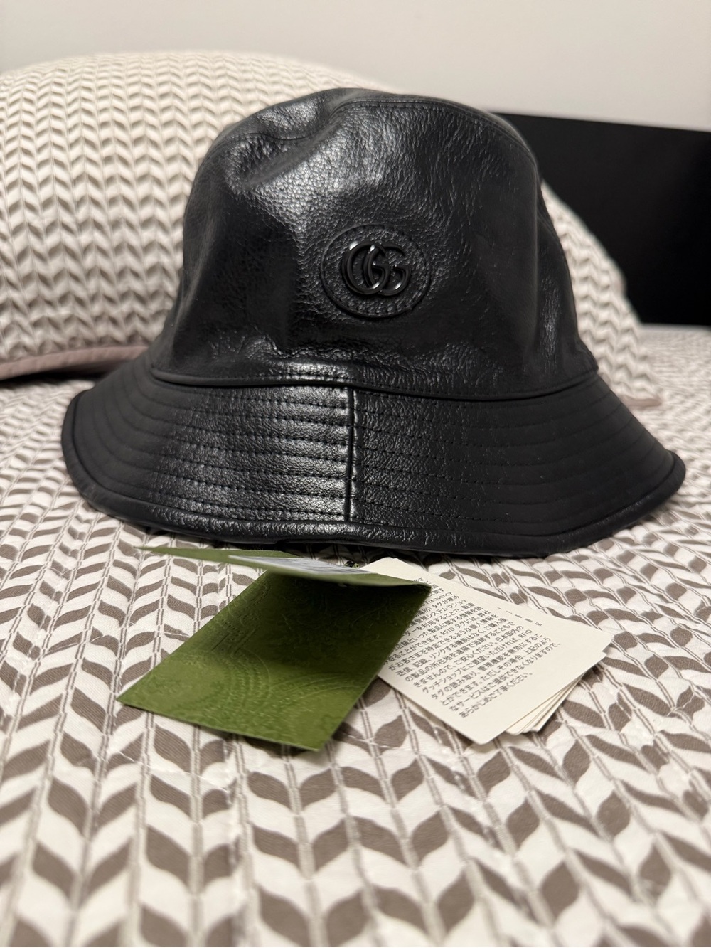 NWT Gucci black Leather GG Bucket Hat Medium size